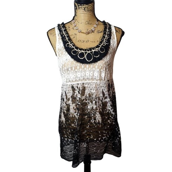 Daytrip Womens Sleeveless Lace Top L Floral Black Collar Embellishment Romantic - Picture 1 of 7